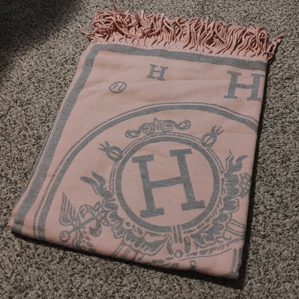 Pink and Gray Scarf with H Design - Picture 2 of 5